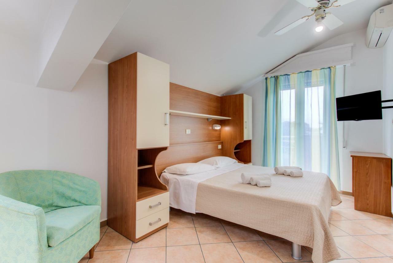 Hotel Cimarosa Riccione Habitación foto